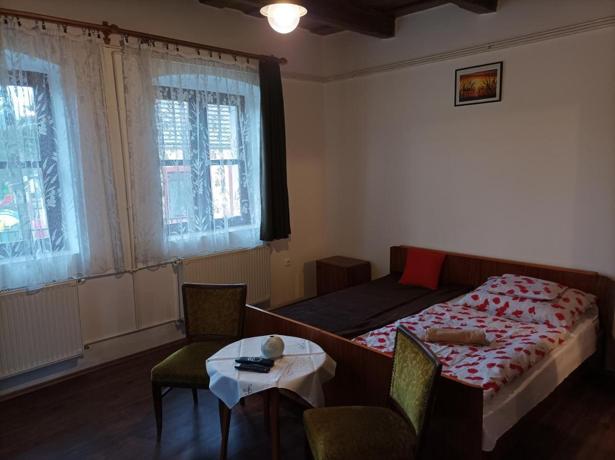 Hotel Kemences Vendeghaz Mikohaza Exterior foto